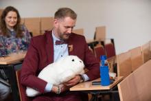 Spotkanie z robotem terapeutycznym – foką PARO